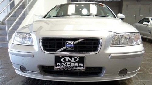 We finance!! s60 auto cd roof power/leather seats must see!!!