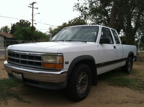 1992 dodge dakota le extended cab pickup 2-door 5.2l