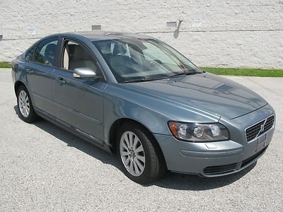 Low miles 2004 1/2 04 s40 non smoker no reserve