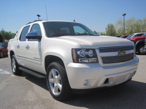 2013 chevy avalanche black diamond ltz 4x4