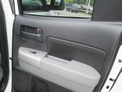 Tundra White Double Cab 4 Door TRD Clear Title All Power Truck Running Boards, image 13