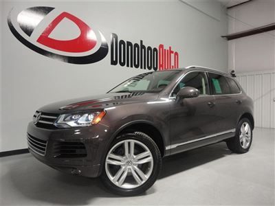 Donohoo, executive, pano, heated seats, back-up camera, hid headlights