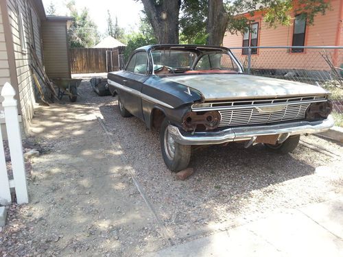 1961 Bubbletop Impala and a 1961 Belair plus parts., image 9
