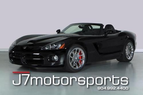 2005 dodge viper 3k miles  best color combo