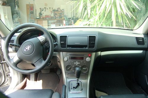 2008 SUBARU OUTBACK, image 2