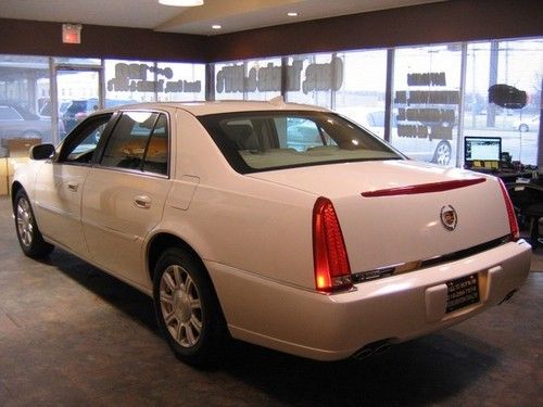 2010 cadillac dts luxury 27k warranty white xenons leather onstar remote start!!
