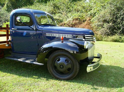 1946 chevrolet show truck 1-1/2 ton flat-bed (white-oak bed, black cherry rails)