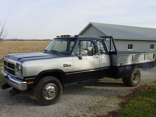 1993 dodge w-350 ram 350 jen 1 flatbed dually cummins 5.9 diesel  4x4