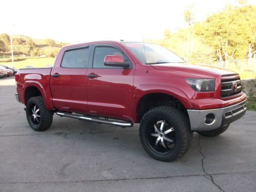 2011 toyota tundra crew max