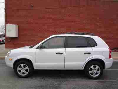 HYUNDAI TUCSON GL FWD 5-SPEED MANUAL TRANSMISSION FREE AUTOCHECK NO RESERVE, image 2