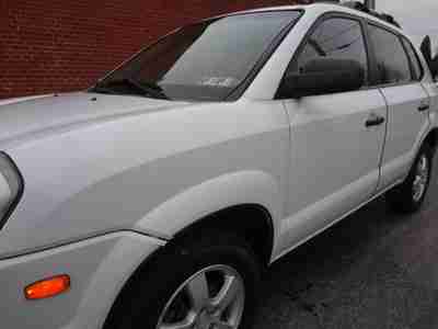 HYUNDAI TUCSON GL FWD 5-SPEED MANUAL TRANSMISSION FREE AUTOCHECK NO RESERVE, image 10