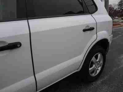 HYUNDAI TUCSON GL FWD 5-SPEED MANUAL TRANSMISSION FREE AUTOCHECK NO RESERVE, image 13