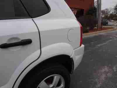 HYUNDAI TUCSON GL FWD 5-SPEED MANUAL TRANSMISSION FREE AUTOCHECK NO RESERVE, image 14