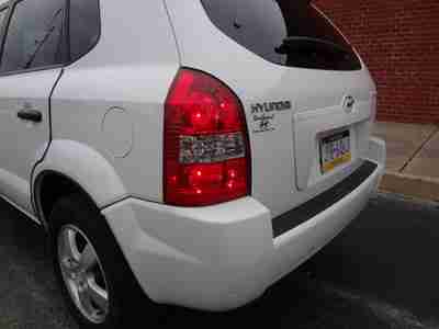 HYUNDAI TUCSON GL FWD 5-SPEED MANUAL TRANSMISSION FREE AUTOCHECK NO RESERVE, image 15