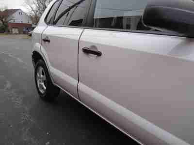 HYUNDAI TUCSON GL FWD 5-SPEED MANUAL TRANSMISSION FREE AUTOCHECK NO RESERVE, image 18