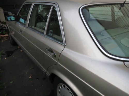 1991 Mercedes-Benz 400-Series 420 SEL Mercedes, image 2