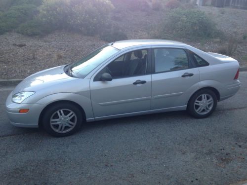 Ford focus - silver - 4 door - automatic - good condition