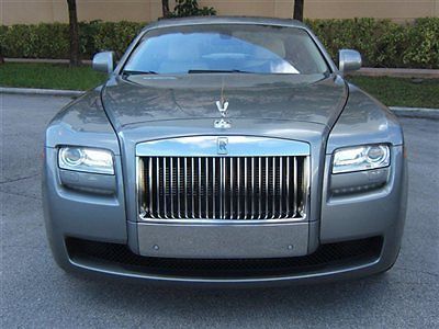 2010 rolls royce ghost with 7450 mls. jubilee silver-creme and black interior.
