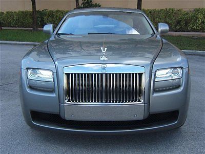 2010 rolls royce ghost with 7450 mls. jubilee silver-creme and black interior.