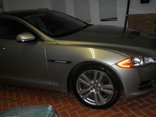 2011 Jaguar XJ L Sedan 4-Door 5.0L, image 3