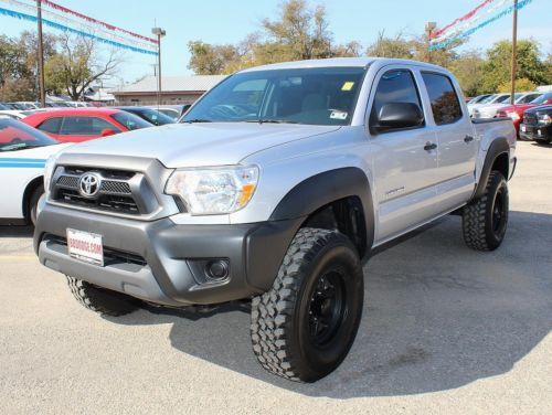 4.0l v6 double cab 4x4 black rims off road tires cruise control bedliner aux mp3