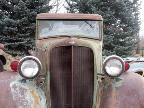 1935 chevrolet truck barn find starts and runs good!