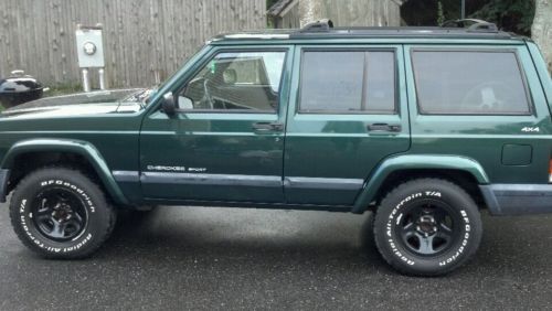 Jeep cherokee 99, 4x4, runs strong, needs minor tlc