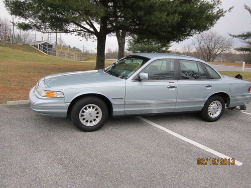 1995 ford crown victoria lx 37,000 original miles 1 owner