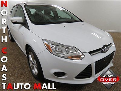 2013(13)focus se hatchback white/gray fact w-ty only 12k mls keyless phone mp3
