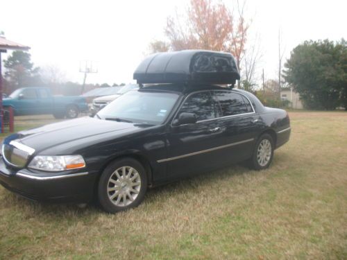 2006  lincoln town car signature series mobility conversion