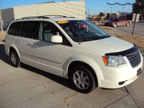 2010 chrysler town  country