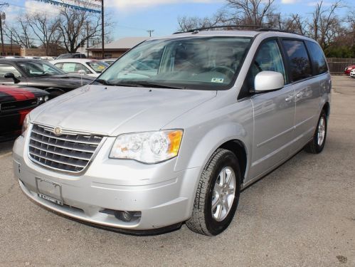 3.8l v6 leather heated seats uconnect stowngo power doors dual dvd camera usb cd