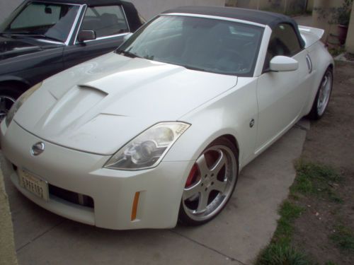 2005 nissan 350z grand touring convertible 2-door 3.5l