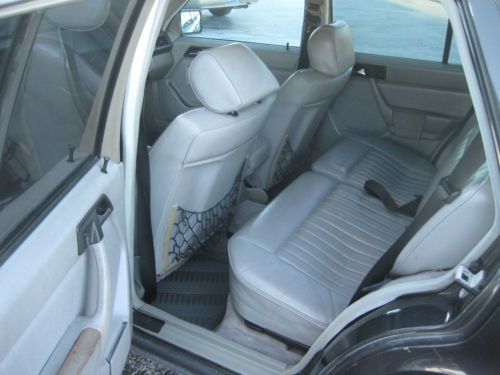 1987 Mercedes-Benz Florida title& serviced  E-Class 300TD WAGON, image 5