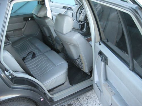 1987 Mercedes-Benz Florida title& serviced  E-Class 300TD WAGON, image 8