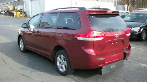2011 TOYOTA SIENNA LE AMT HANDICAP MOBILITY WHEELCHAIR VAN  w/ REAR LOADING RAMP, image 3