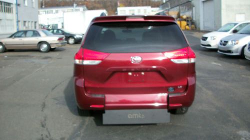 2011 TOYOTA SIENNA LE AMT HANDICAP MOBILITY WHEELCHAIR VAN  w/ REAR LOADING RAMP, image 4