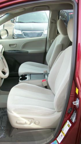 2011 TOYOTA SIENNA LE AMT HANDICAP MOBILITY WHEELCHAIR VAN  w/ REAR LOADING RAMP, image 7