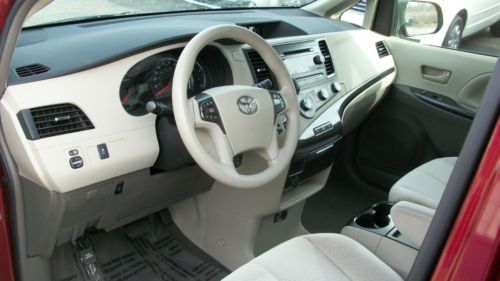 2011 TOYOTA SIENNA LE AMT HANDICAP MOBILITY WHEELCHAIR VAN  w/ REAR LOADING RAMP, image 8