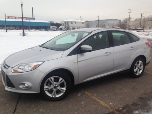 2013 ford focus se no reserve clean rebuilt salvage title runs and drives great!