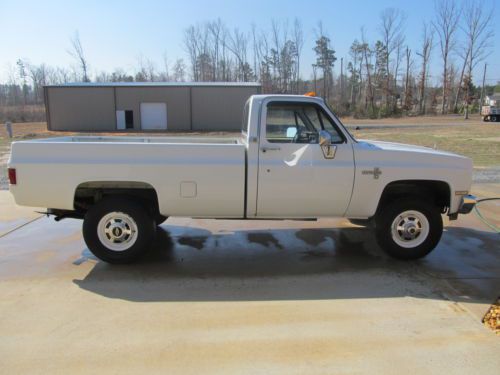 Chevrolet silverado c30 4x4 lwb white 454