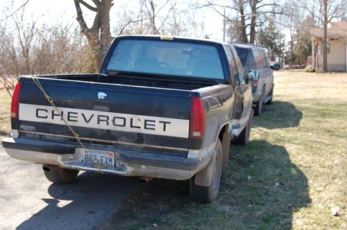 Wrecked 1992 Chevy Silverado Extended cab Runs and Drives ok just t-boned, image 7