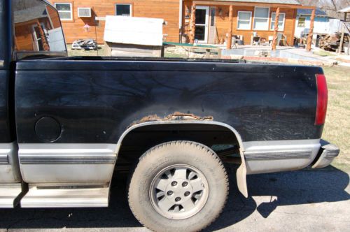 Wrecked 1992 Chevy Silverado Extended cab Runs and Drives ok just t-boned, image 10