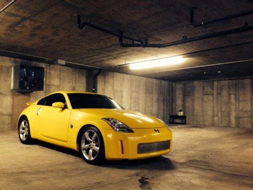 2005 nissan 350z 35th anniversary edition coupe 2-door 3.5l