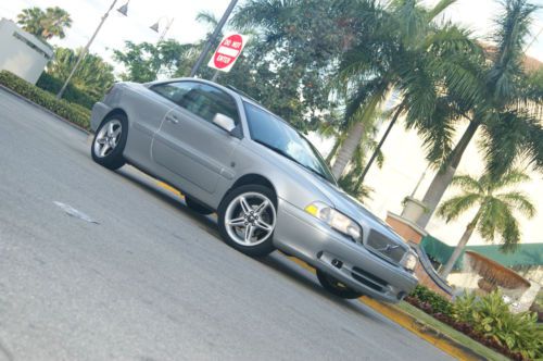 2000 volvo c70 base coupe 2-door 2.4l    turbocharged   great on gas, clean car