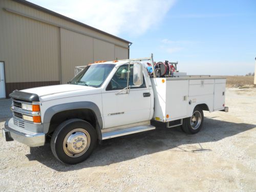 1995 3500hd welding/service truck with 62000 original miles