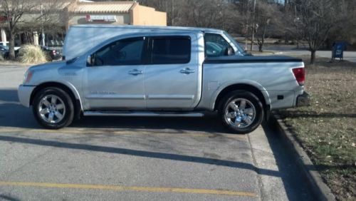 2010  nissan titan crew cab