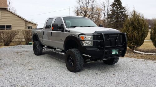 2011 ford f-250 super duty xlt crew cab pickup 4-door 6.7l