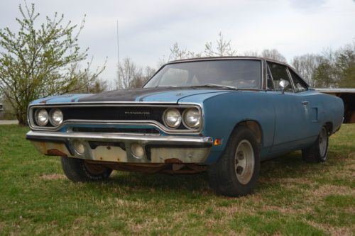 1970 plymouth road runner. numbers matching barn find. 383. 4-speed. post car.