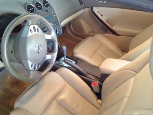 Red 2011 Nissan Altima Coupe 2.5L Excellent Condition, US $18,795.00, image 4